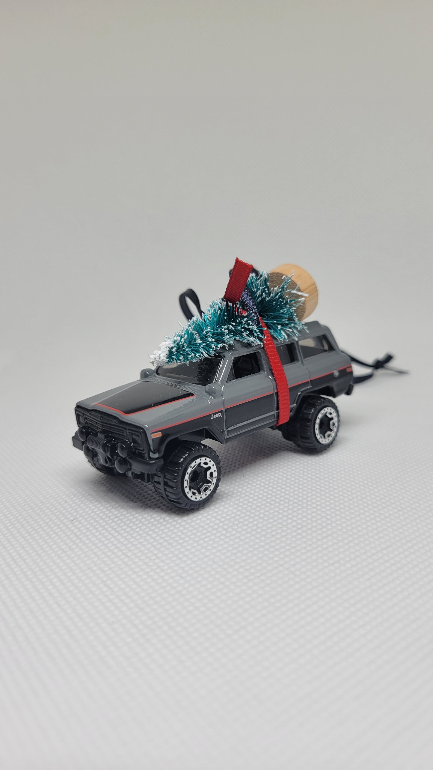 SpeedTails Ornament for Jeep Wagoneer | Christmas Gifts 2023