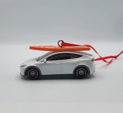 Tesla Model Y White Diecast Christmas Ornament with Surfboard on Roof – Color of Surfboard May Vary – Perfect Holiday Decoration for Car Enthusiasts