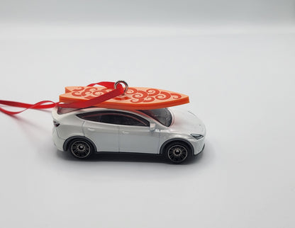 Tesla Model Y White Diecast Christmas Ornament with Surfboard on Roof – Color of Surfboard May Vary – Perfect Holiday Decoration for Car Enthusiasts