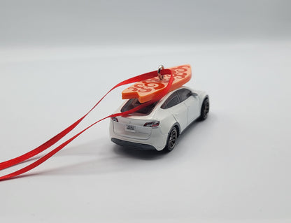 Tesla Model Y White Diecast Christmas Ornament with Surfboard on Roof – Color of Surfboard May Vary – Perfect Holiday Decoration for Car Enthusiasts