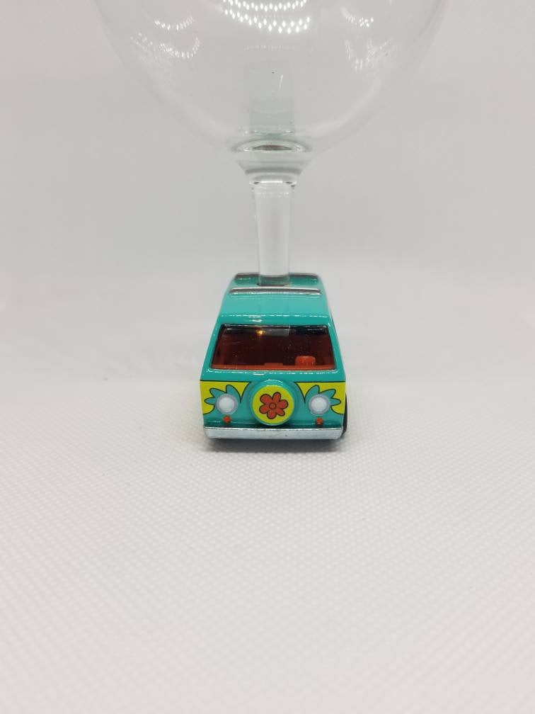 Scooby Doo Gift Wine Glasses, Unique Gift Ideas by @SpeedTails