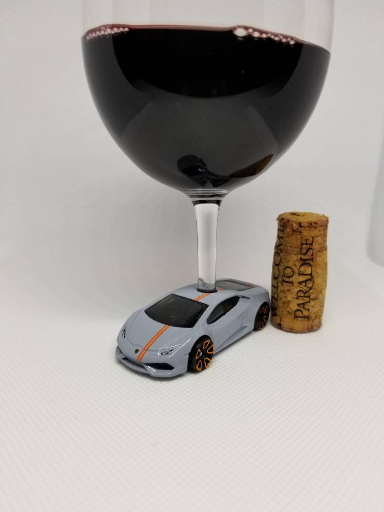 Lamborghini Huracan Wine Glasses, Unique Gift Ideas by @SpeedTails