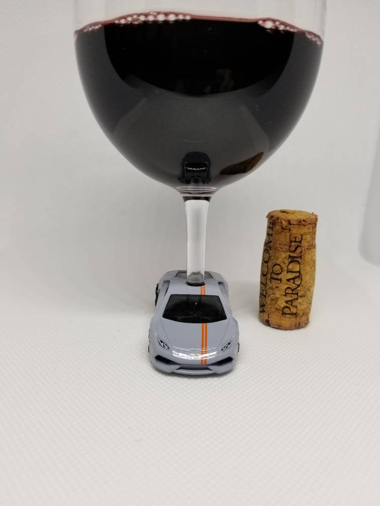 Lamborghini Huracan Wine Glasses, Unique Gift Ideas by @SpeedTails