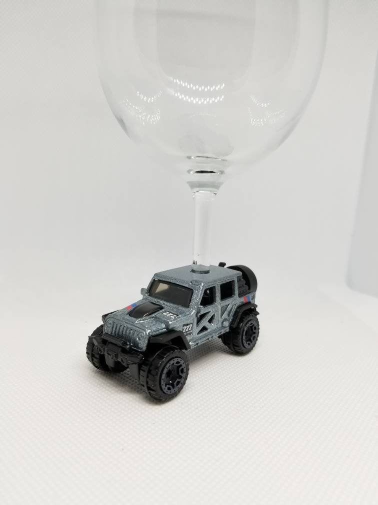 Wine Glasses for Jeep Wrangler, Unique Jeep Gift Idea by @SpeedTails