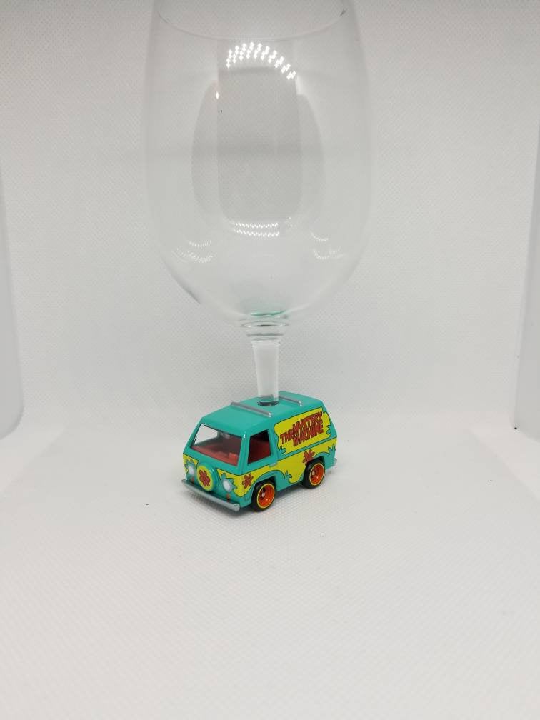 Scooby Doo Gift Wine Glasses, Unique Gift Ideas by @SpeedTails