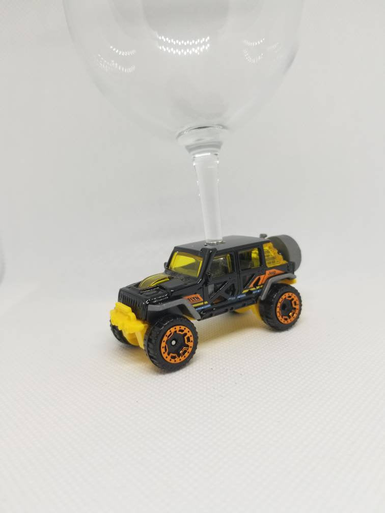 Black Jeep Wrangler Unique Gifts, Wine Glasses, Birthday Gift, Unique Wedding Gift, Christmas Gift Idea by @SpeedTails