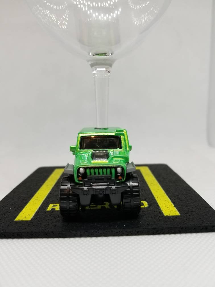 Green Jeep Wrangler Unique Wine Glasses Gift, Jeep Christmas Gift Idea by @SpeedTails