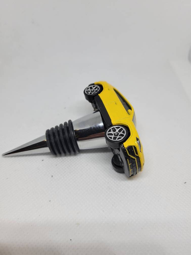 Wine bottle stopper for Lamborghini Urus (yellow) - Unique Wine Gifts by SpeedTails