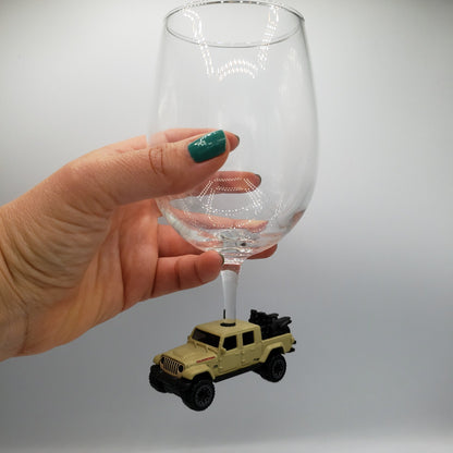 12oz Custom Wine Glass for Jeep Gladiator - Unique Wine Gifts by SpeedTails