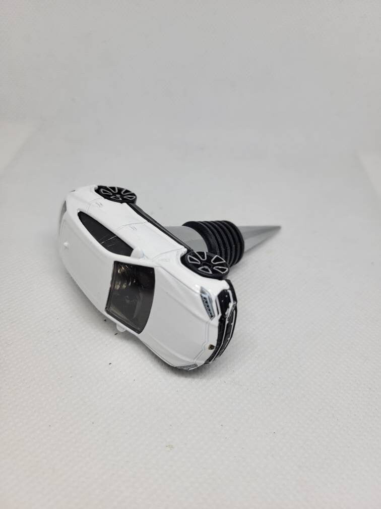 Wine bottle stopper for Lamborghini Urus (white) - Unique Wine Gifts by SpeedTails