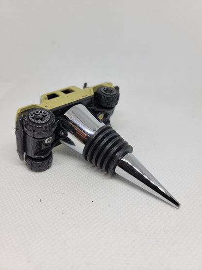 Wine bottle stopper for Jeep Gladiator (tan) - Unique Wine Gifts by Alex & Lily