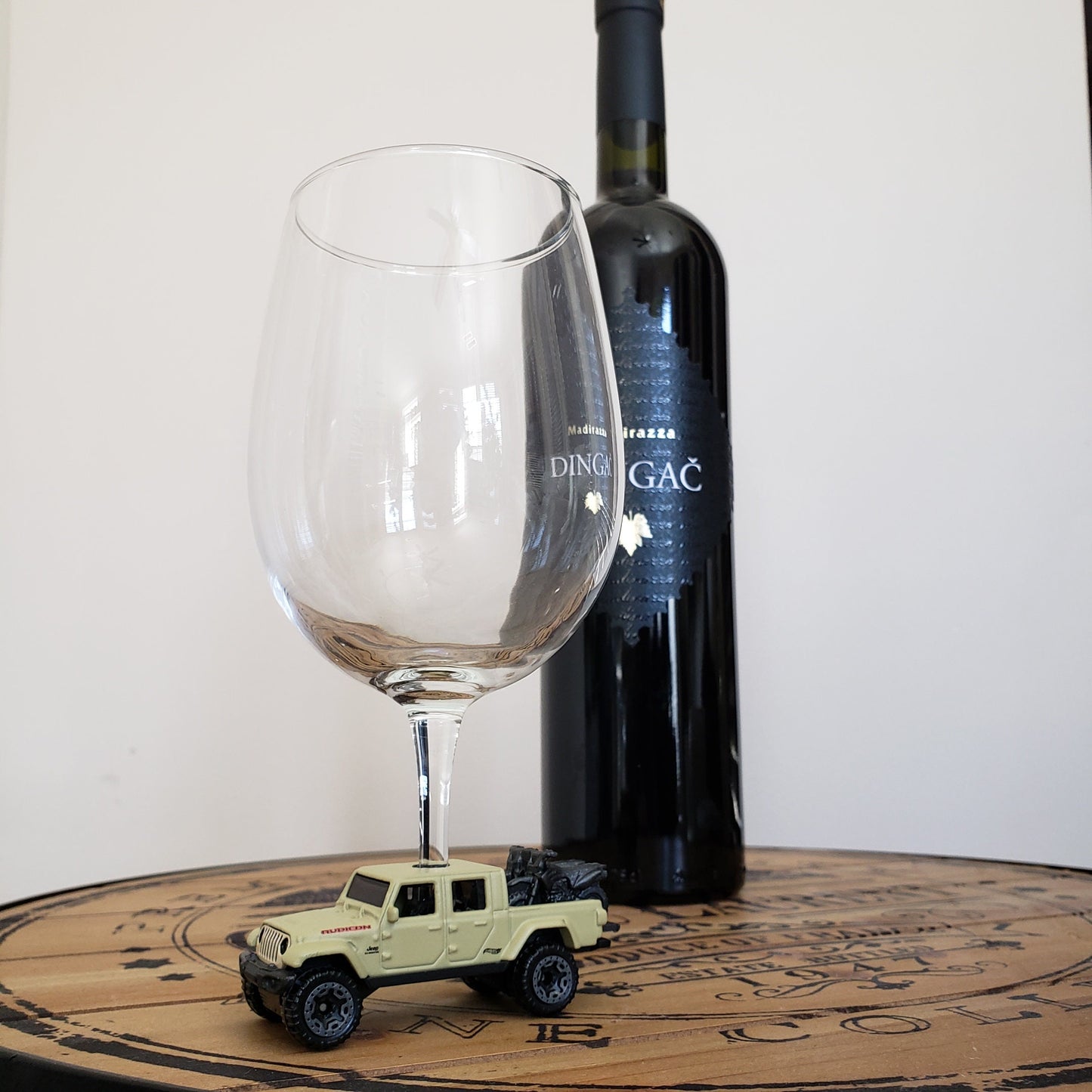 12oz Custom Wine Glass for Jeep Gladiator - Unique Wine Gifts by SpeedTails