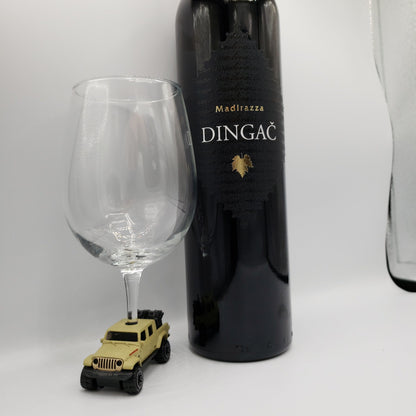 12oz Custom Wine Glass for Jeep Gladiator - Unique Wine Gifts by SpeedTails