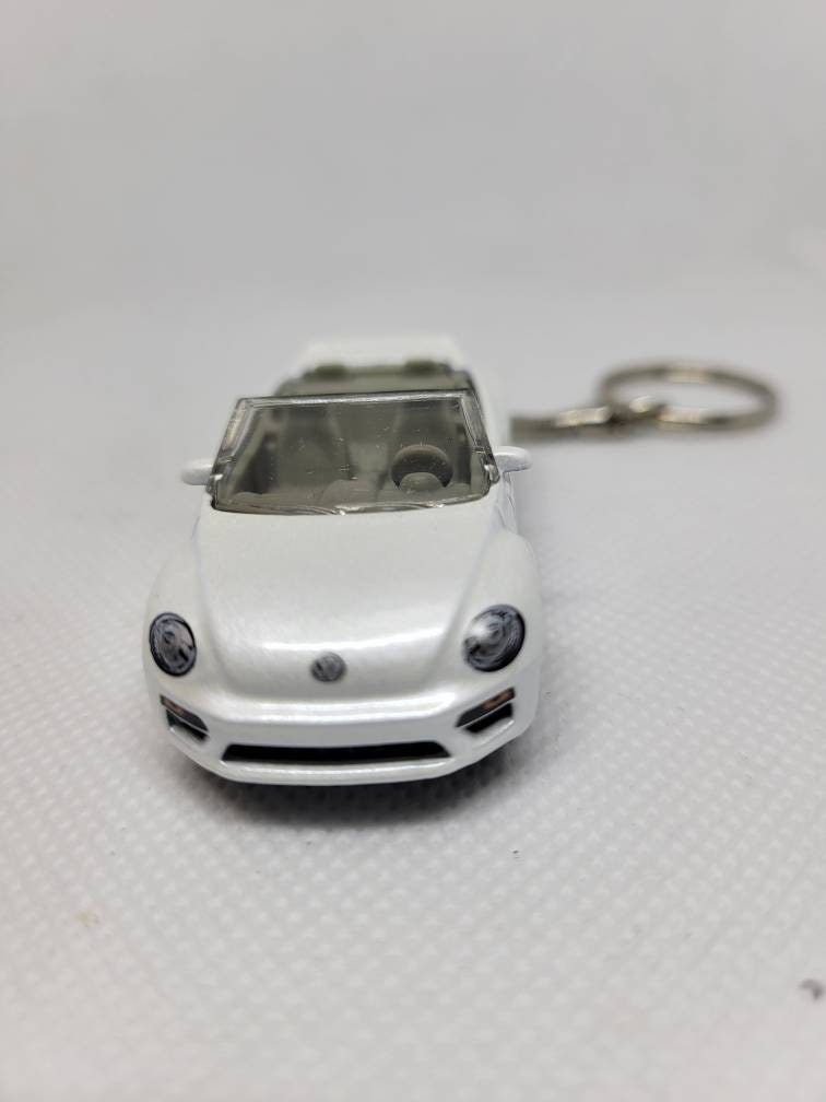 3d Diecast Keychain for Volkswagen Beetle Convertible (white)