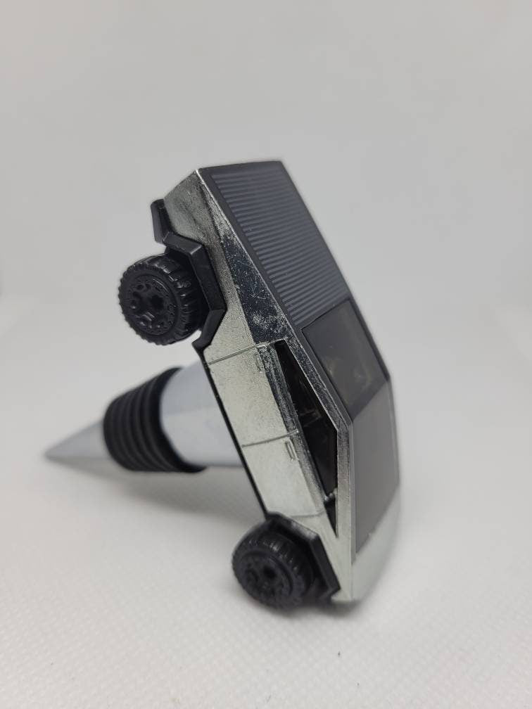 Wine bottle stopper for Tesla Cybertruck - Unique Wine Gifts by SpeedTails